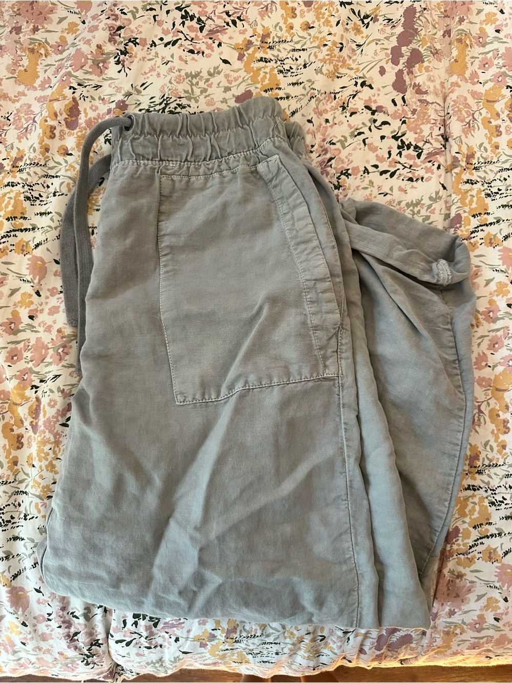 Zara women’s Casual Drawstring Pants in Light Gray